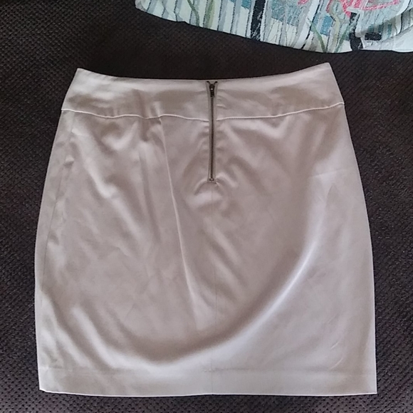 Forever 21 Beige Mini Skirt - Picture 2 of 2